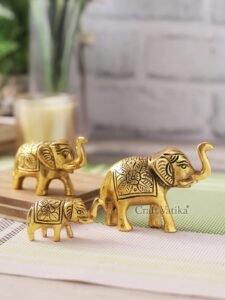 CraftVatika Set of 3 Metal Trunk Up Elephant Family Statue Showpiece Figurine -Fengshui Vastu Lucky – Decorative Items for Home Living Room Decor Living Room Office Desktop & Gifting,Corporate Gift