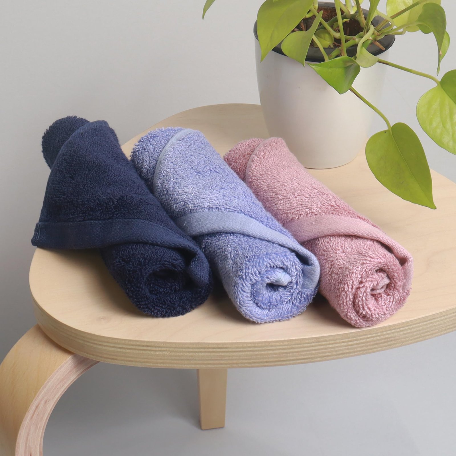 HEELIUM Bamboo Face Towel | Ultra Absorbent & Odour-Free | 3X Softer Than Cotton Towels | 30 x 30 cm – 600 GSM | Pack of 3 – Blue, Iris, Peach